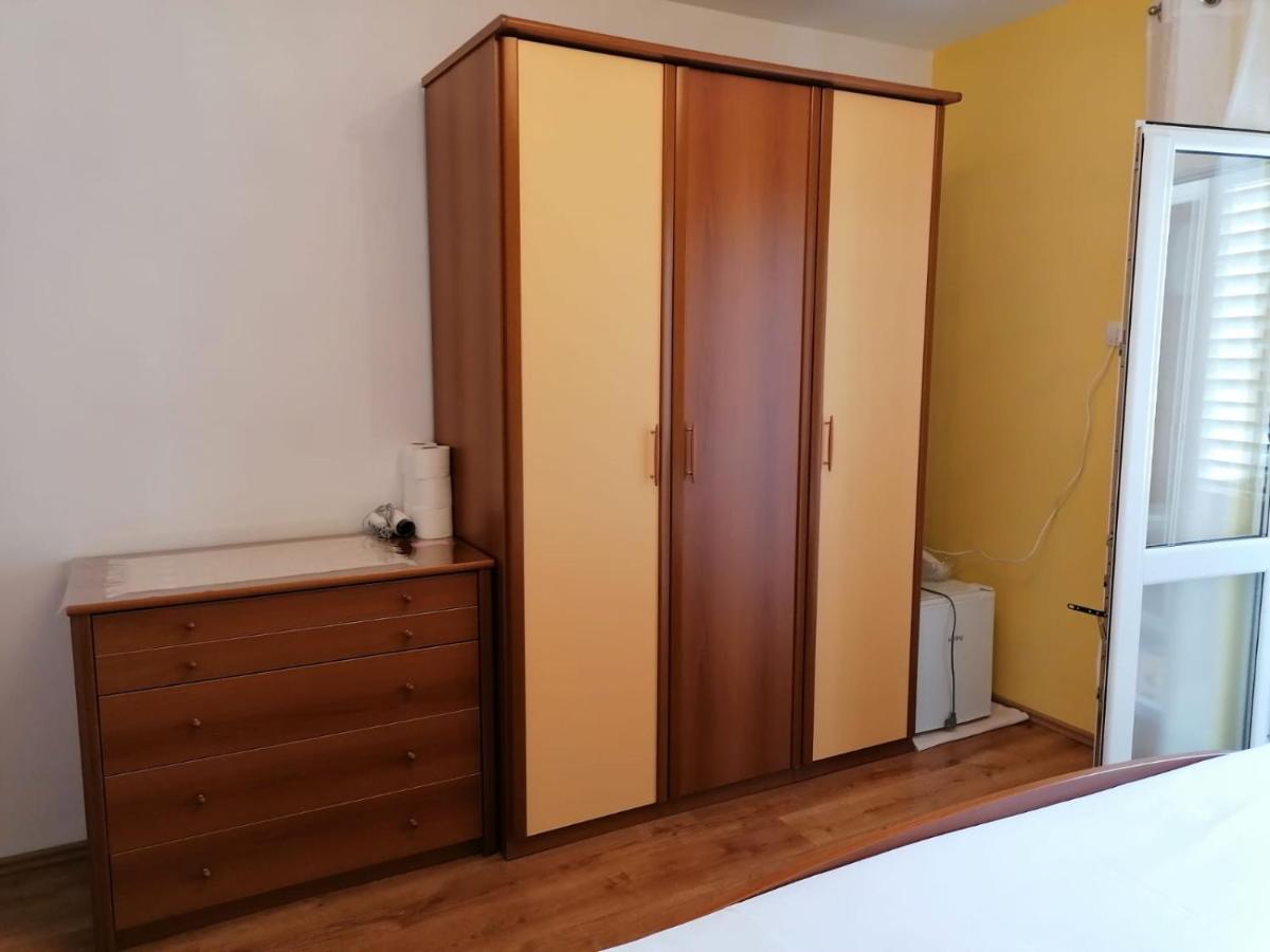 Guest House Lucija Makarska Exterior photo