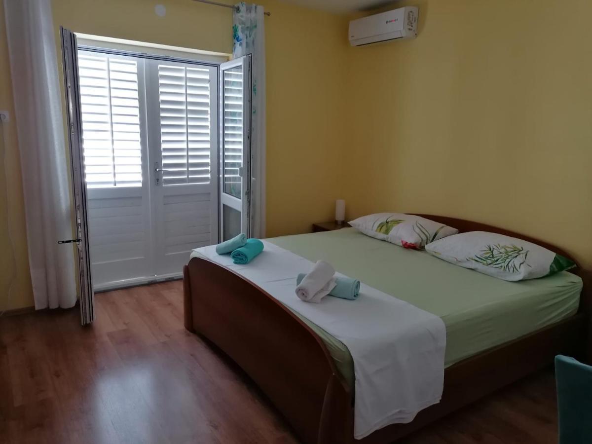 Guest House Lucija Makarska Exterior photo